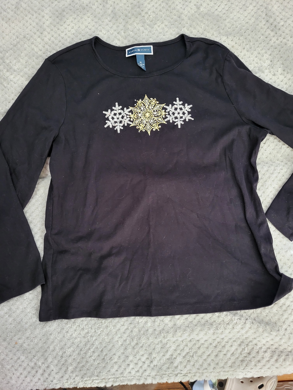 Karen Scott Black Long-Sleeve Top with Gold & Silver Snowflake Embellishments XL